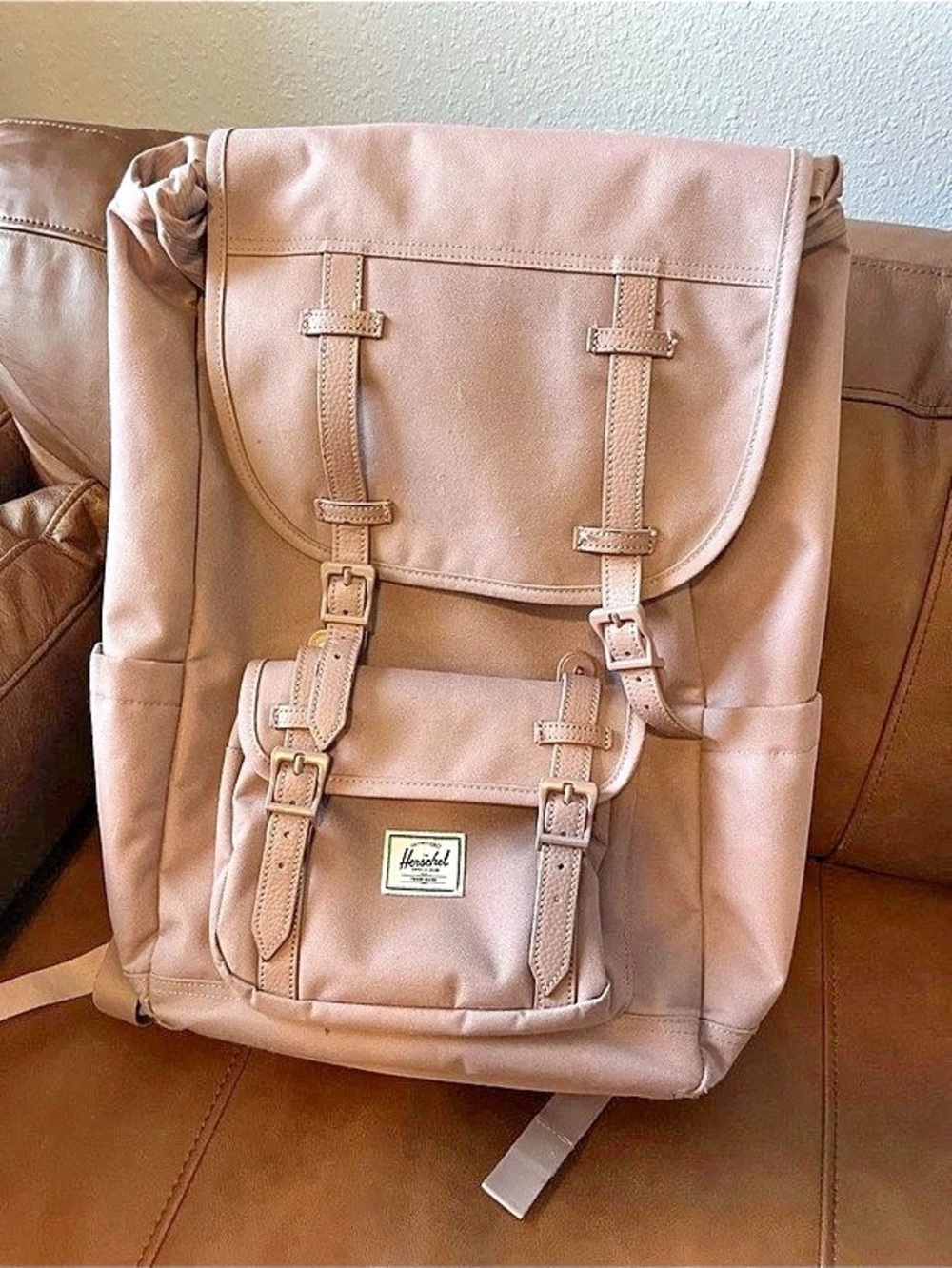 Herschel Supply Co. Little America 21L Backpack. in Pink